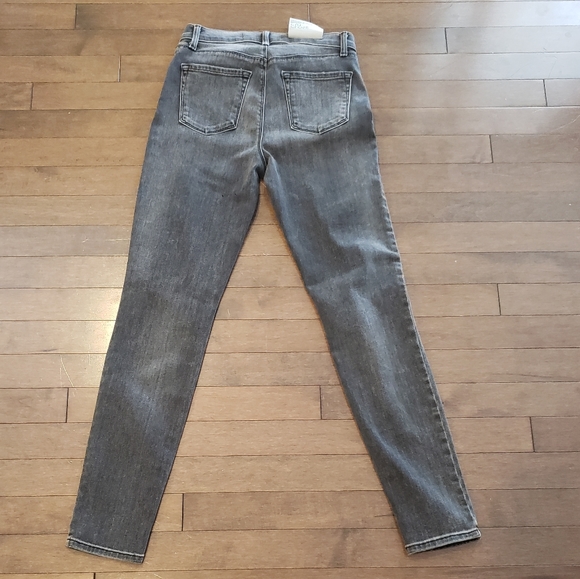 SOLD J Brand NWT Alana High-rise Cropped Jeans - Picture 4 of 12